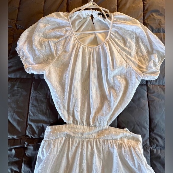 NWT City Triangles White backless dress. Women’s size L. Crew neck short sleeve. - Picture 3 of 8